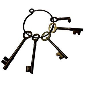 Jailhouse Skeleton Key Set Brass Jail Police Decor Movie TV Theater Prop Vintage